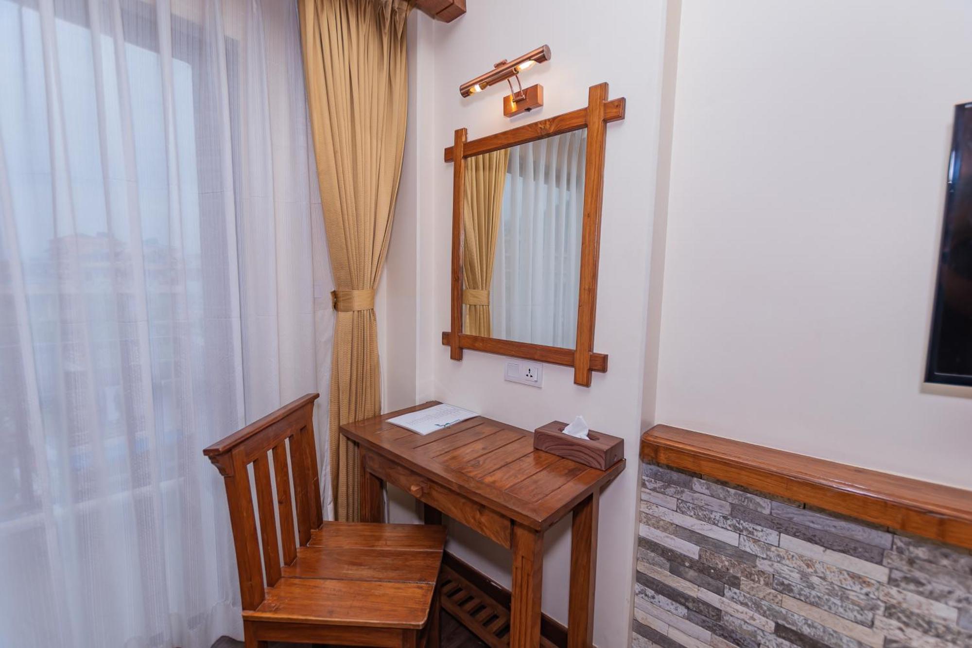 Hotel Pokhara Batika Zewnętrze zdjęcie