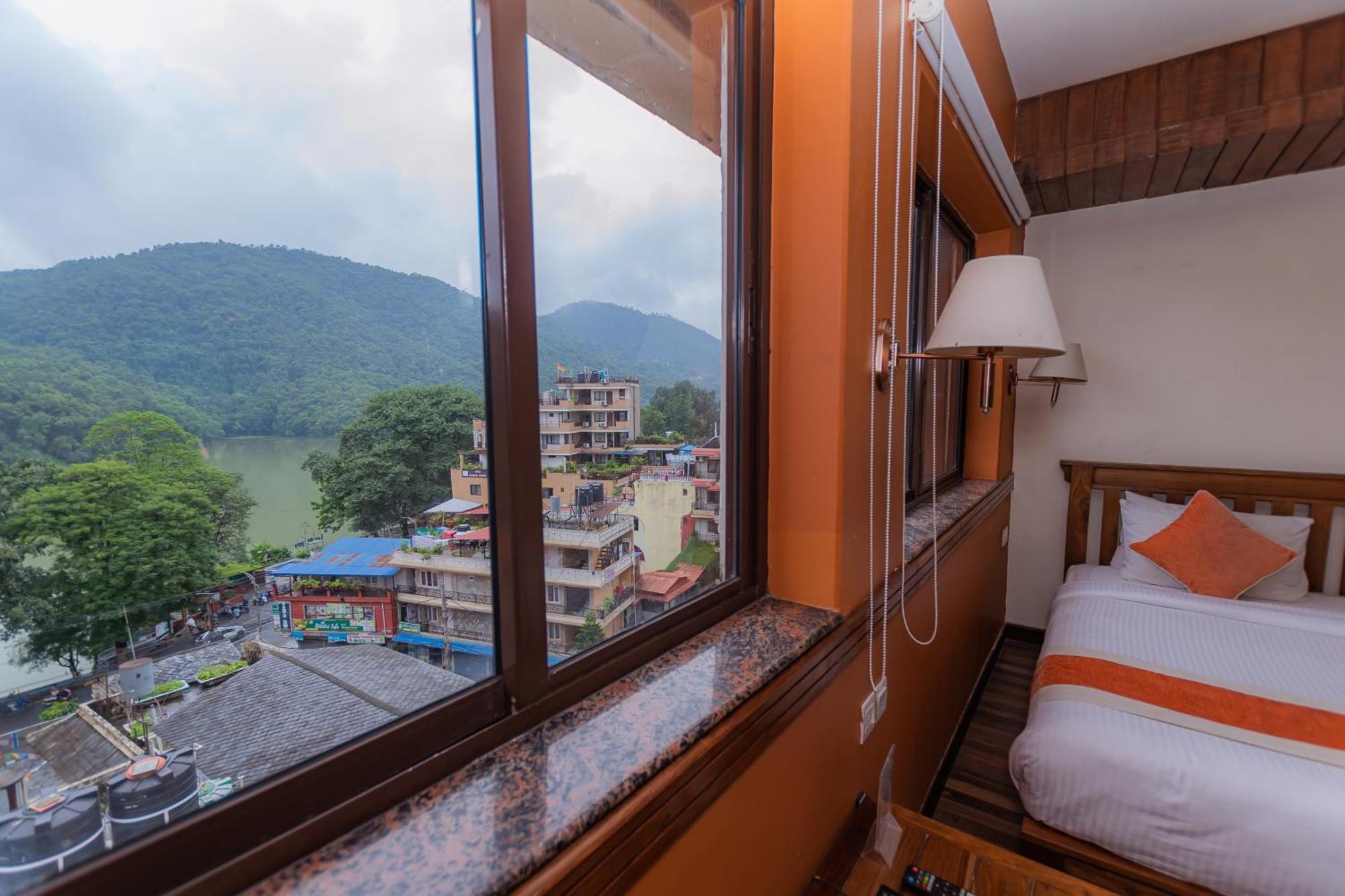 Hotel Pokhara Batika Zewnętrze zdjęcie