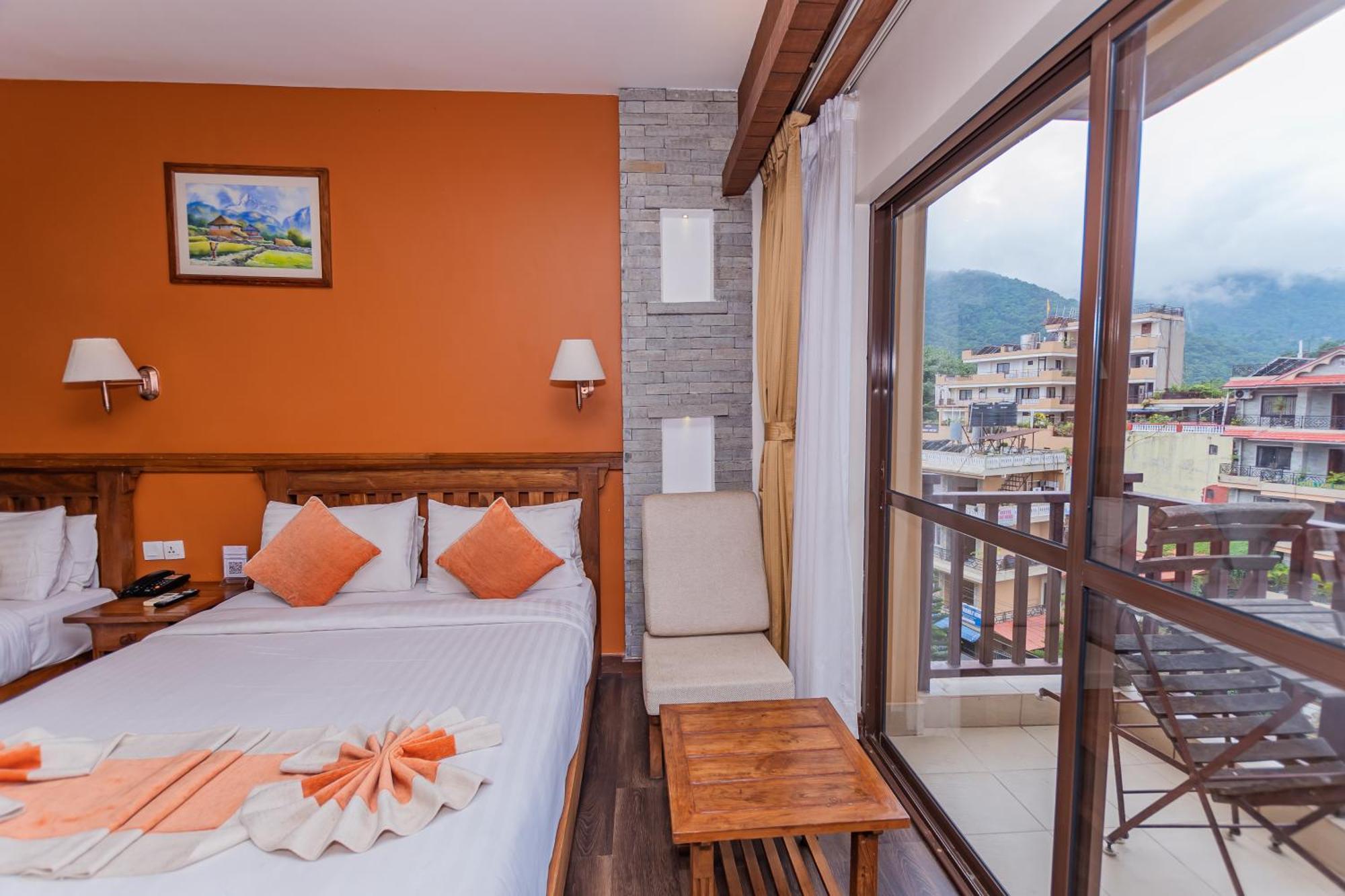 Hotel Pokhara Batika Zewnętrze zdjęcie