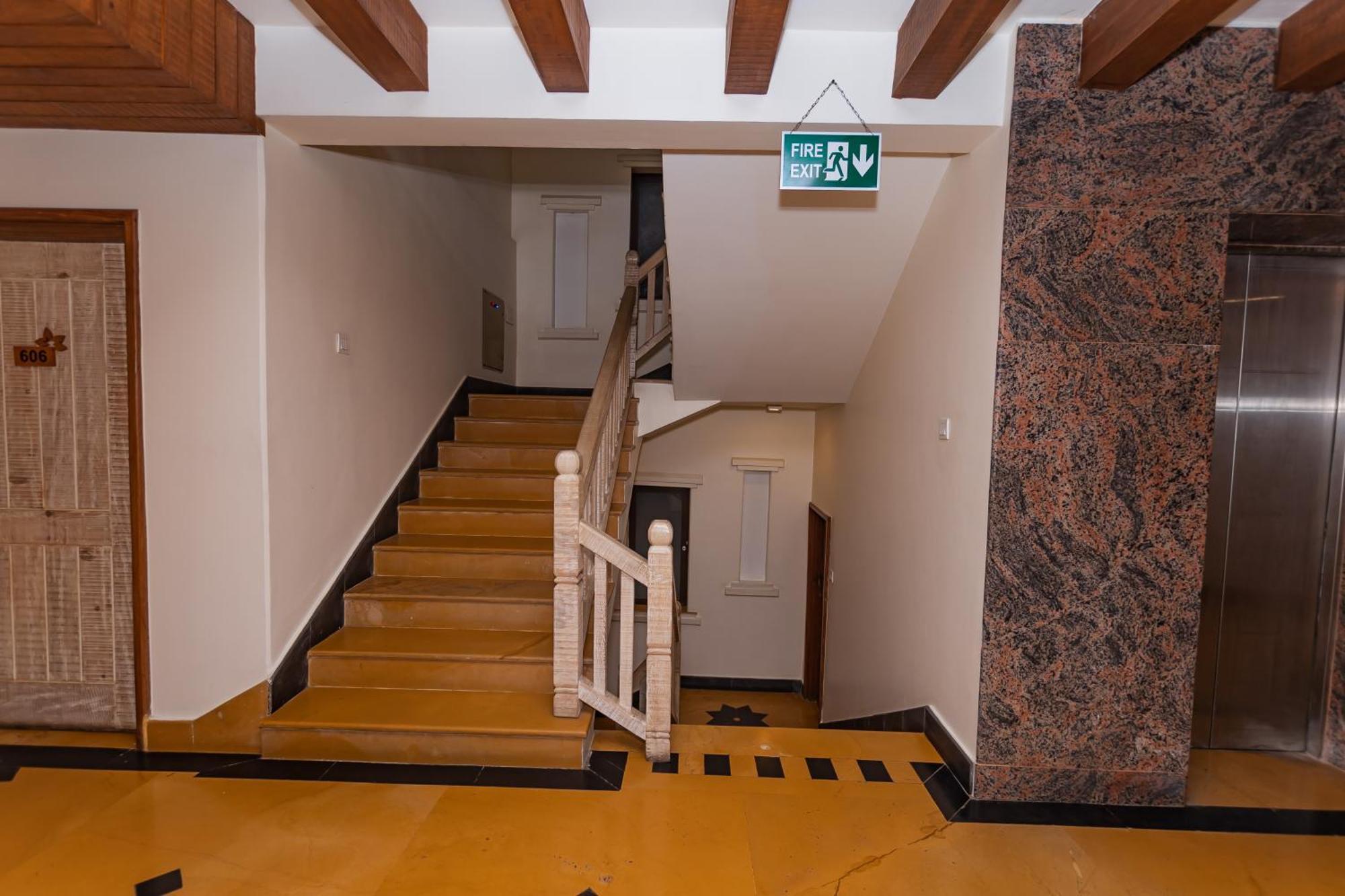 Hotel Pokhara Batika Zewnętrze zdjęcie