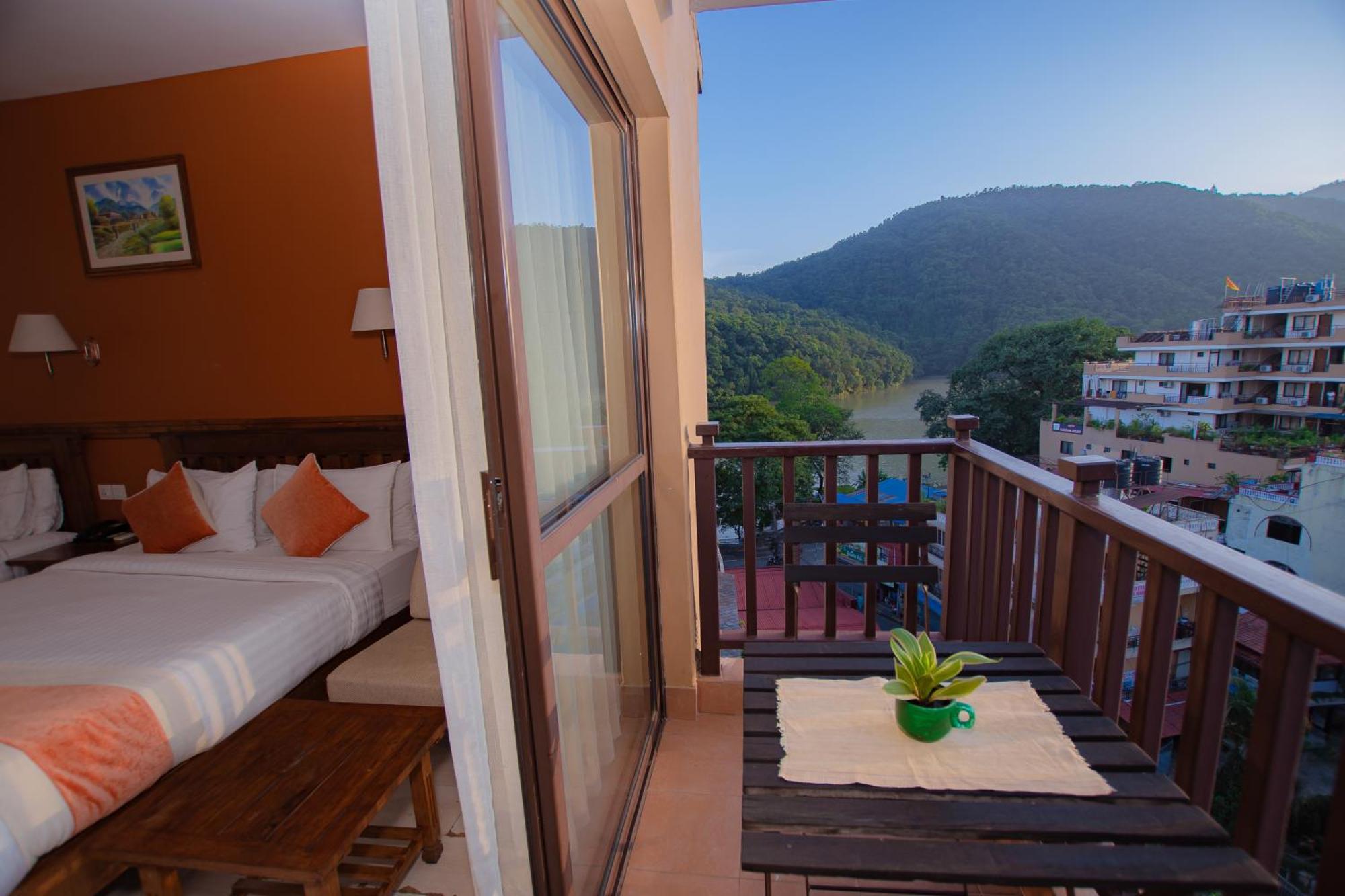 Hotel Pokhara Batika Zewnętrze zdjęcie