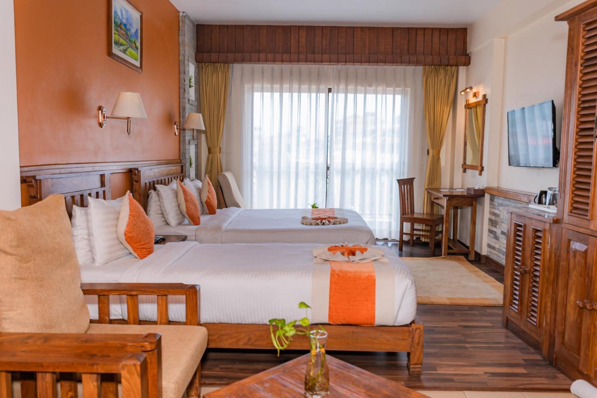 Hotel Pokhara Batika Zewnętrze zdjęcie