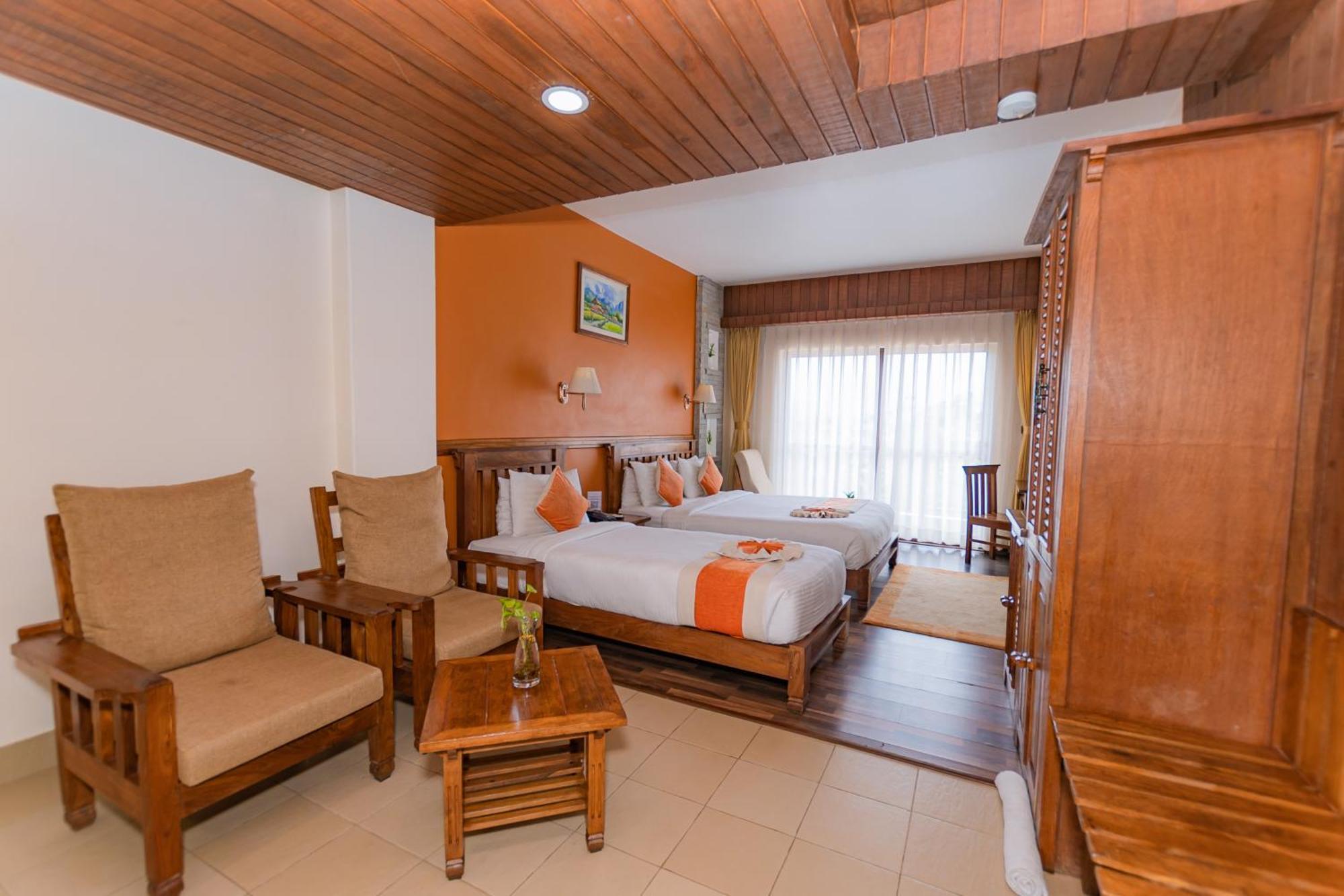 Hotel Pokhara Batika Zewnętrze zdjęcie