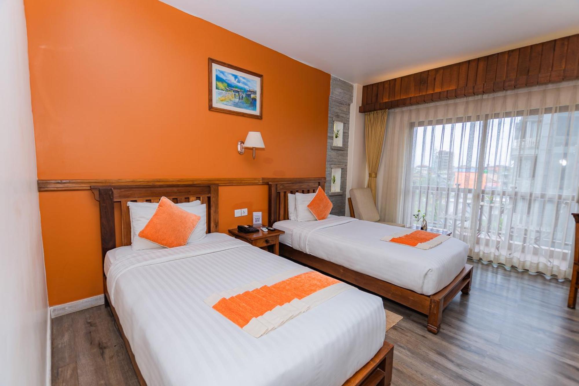 Hotel Pokhara Batika Zewnętrze zdjęcie