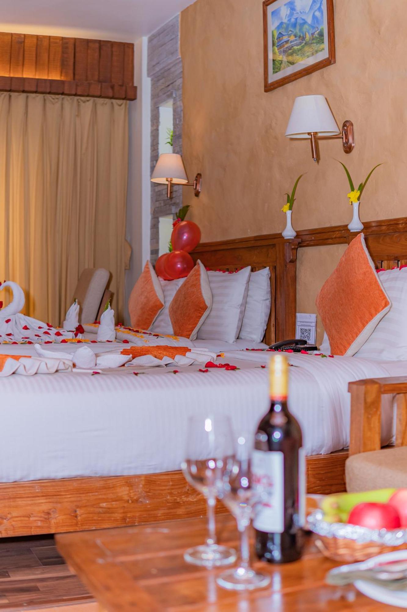 Hotel Pokhara Batika Zewnętrze zdjęcie