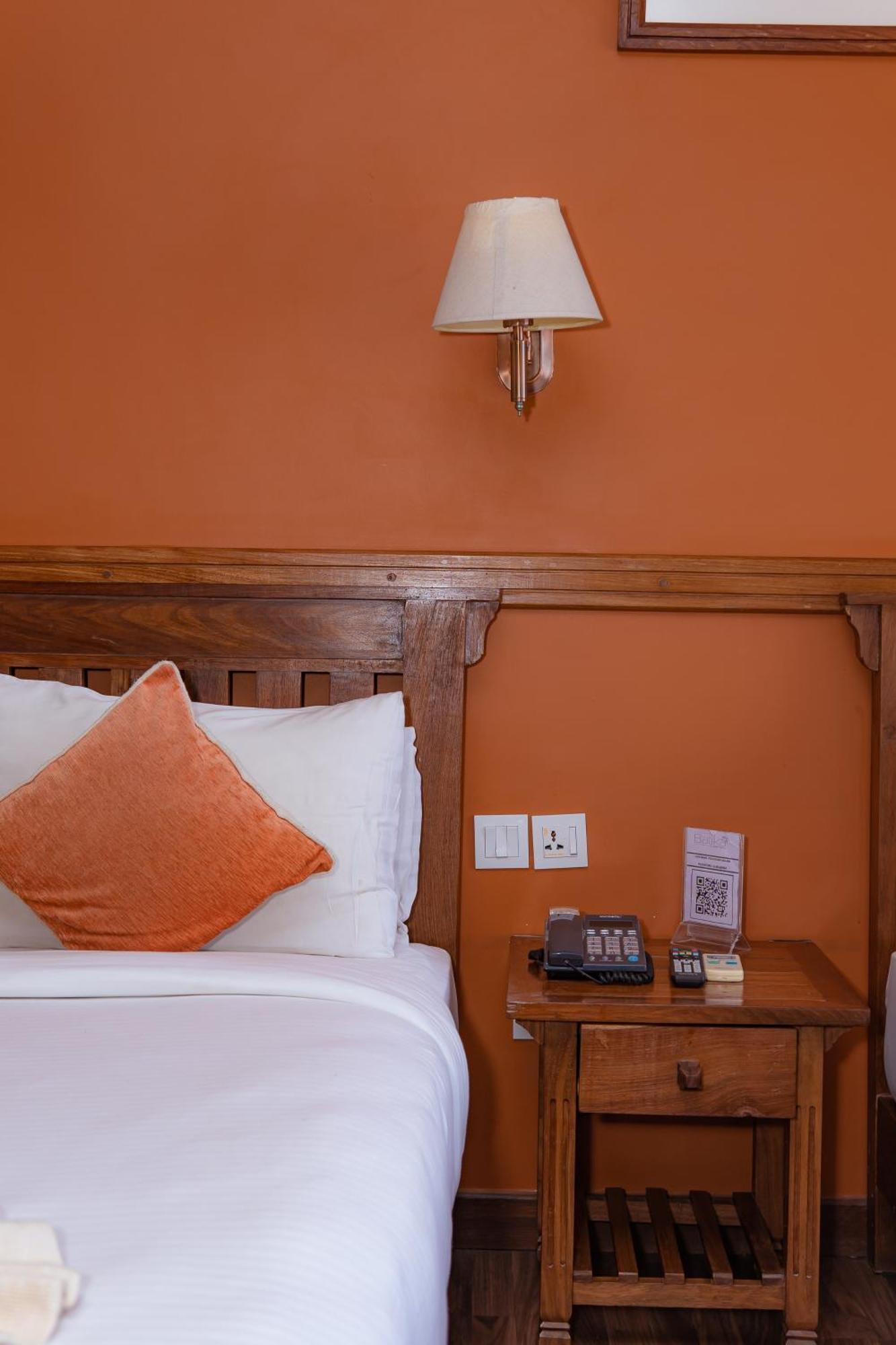 Hotel Pokhara Batika Zewnętrze zdjęcie