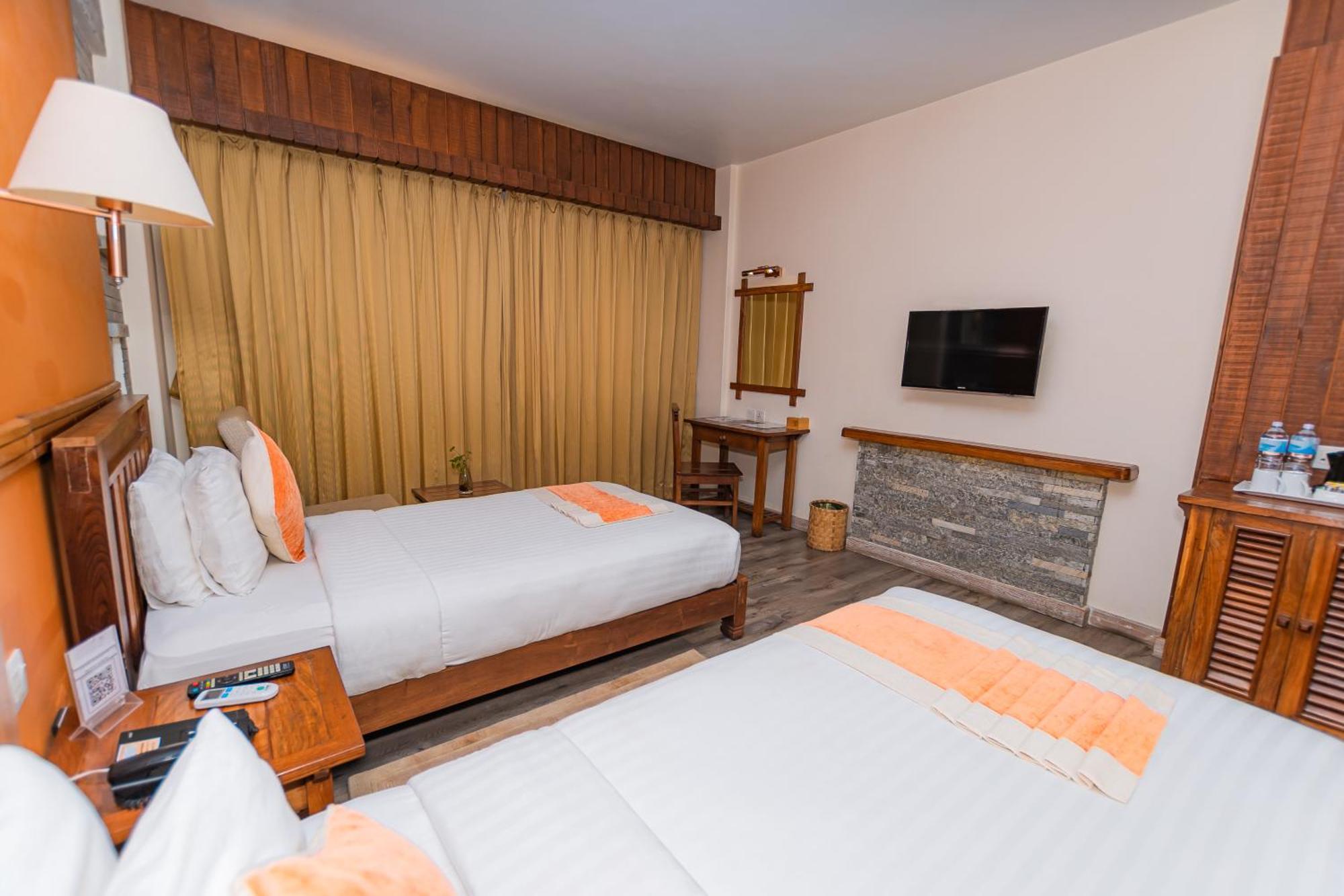 Hotel Pokhara Batika Zewnętrze zdjęcie