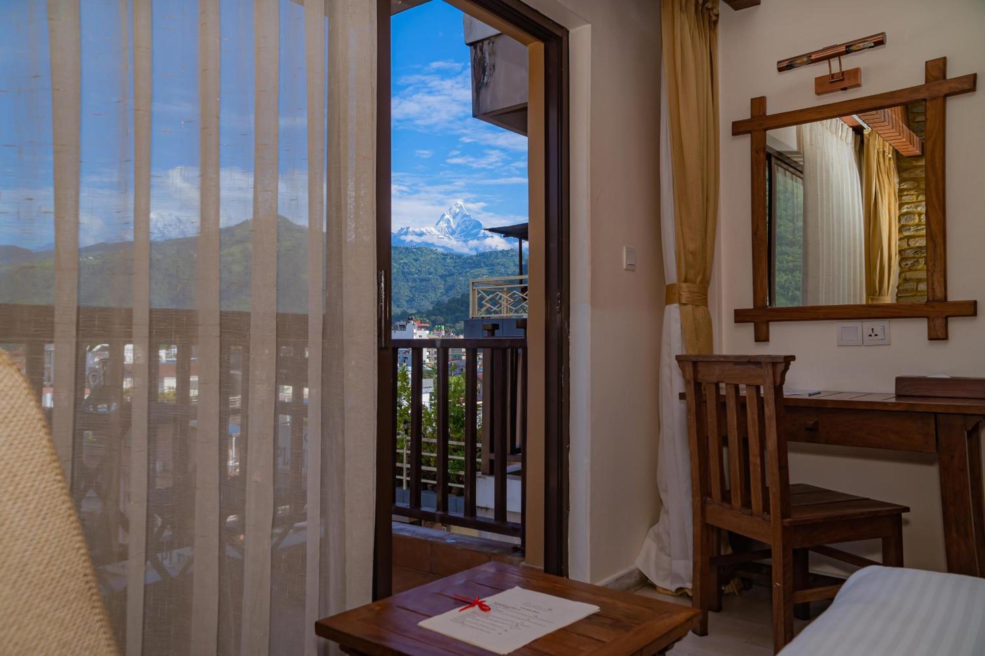 Hotel Pokhara Batika Zewnętrze zdjęcie