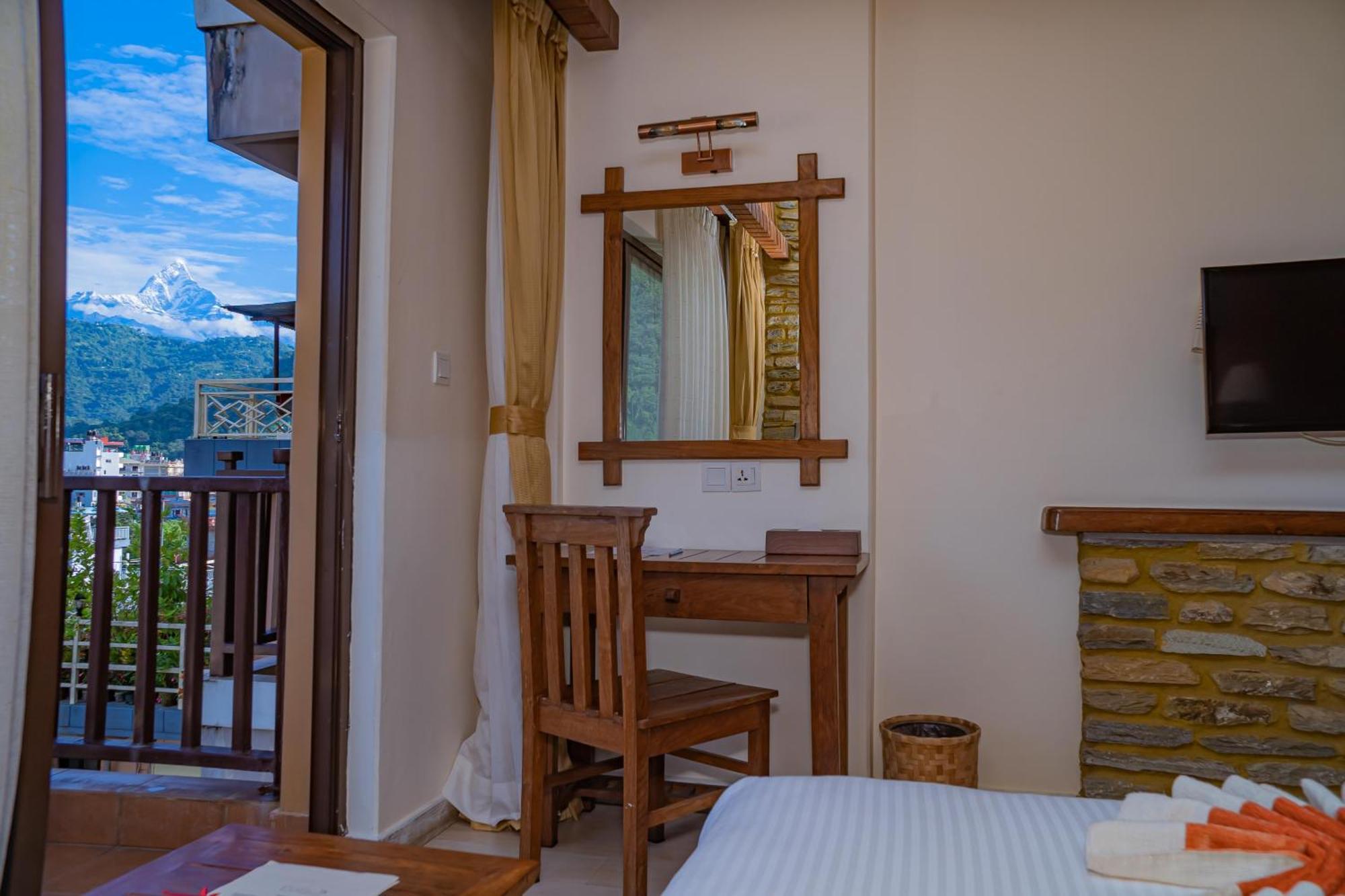 Hotel Pokhara Batika Zewnętrze zdjęcie