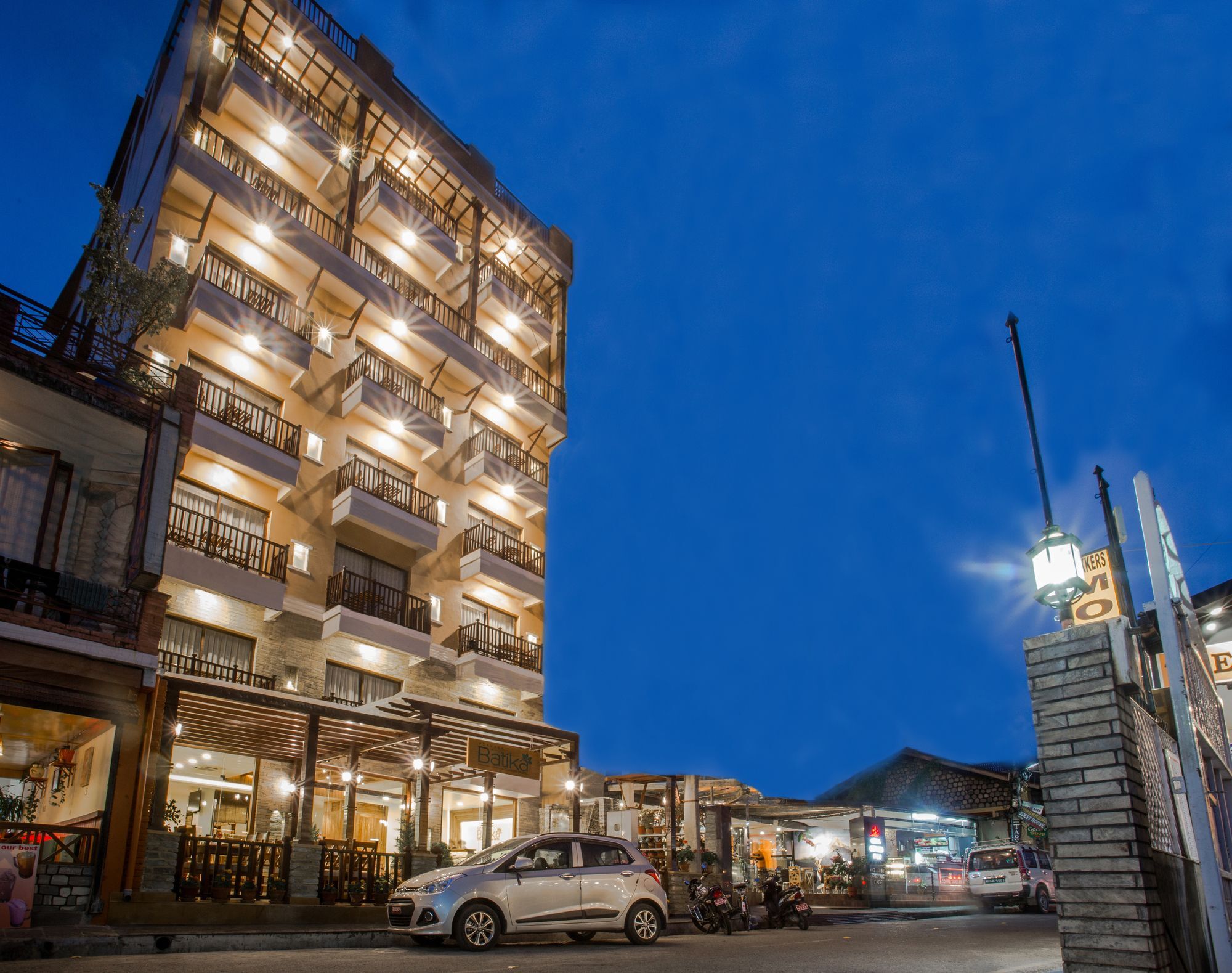 Hotel Pokhara Batika Zewnętrze zdjęcie